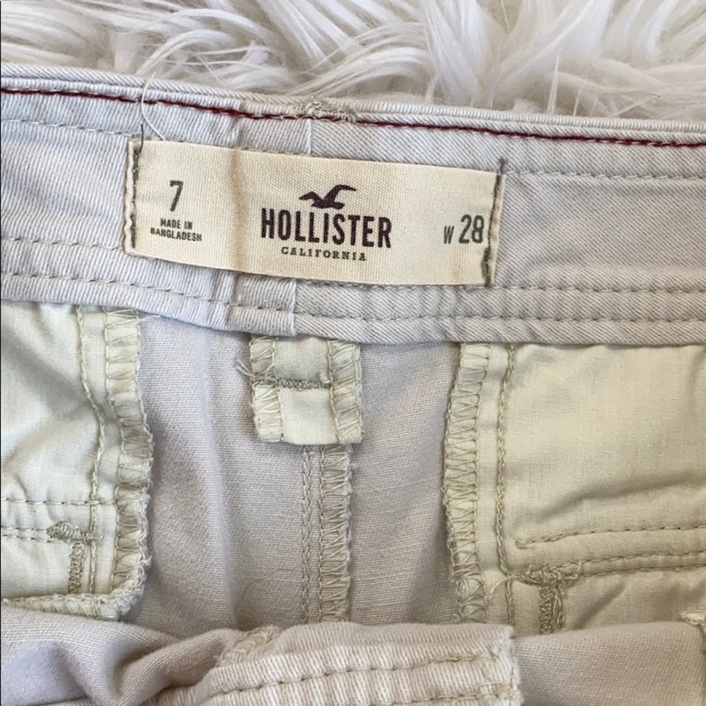 Hollister cream shorts - Picture 2 of 4